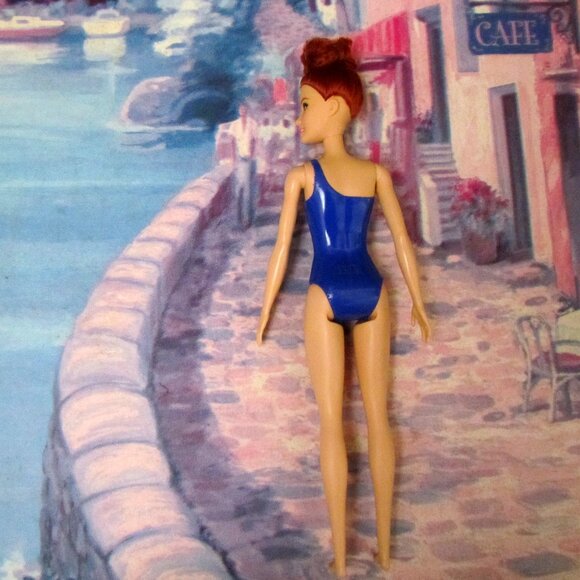 RED-HAIRED BARBIE in MOLDED SWIMSUIT, DIVING, SWIMMING, BOATING BARBIE w CLOTHES - Picture 5 of 8